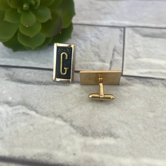 Vintage SWANK G engraved initial cufflinks gold tone set of 2 - Picture 2 of 3